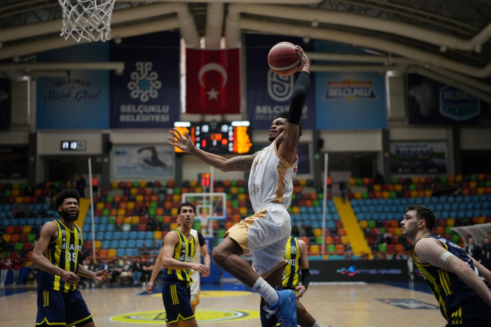 Konya B&uuml;y&uuml;kşehir Play-Off&rsquo;a galibiyetle başladı