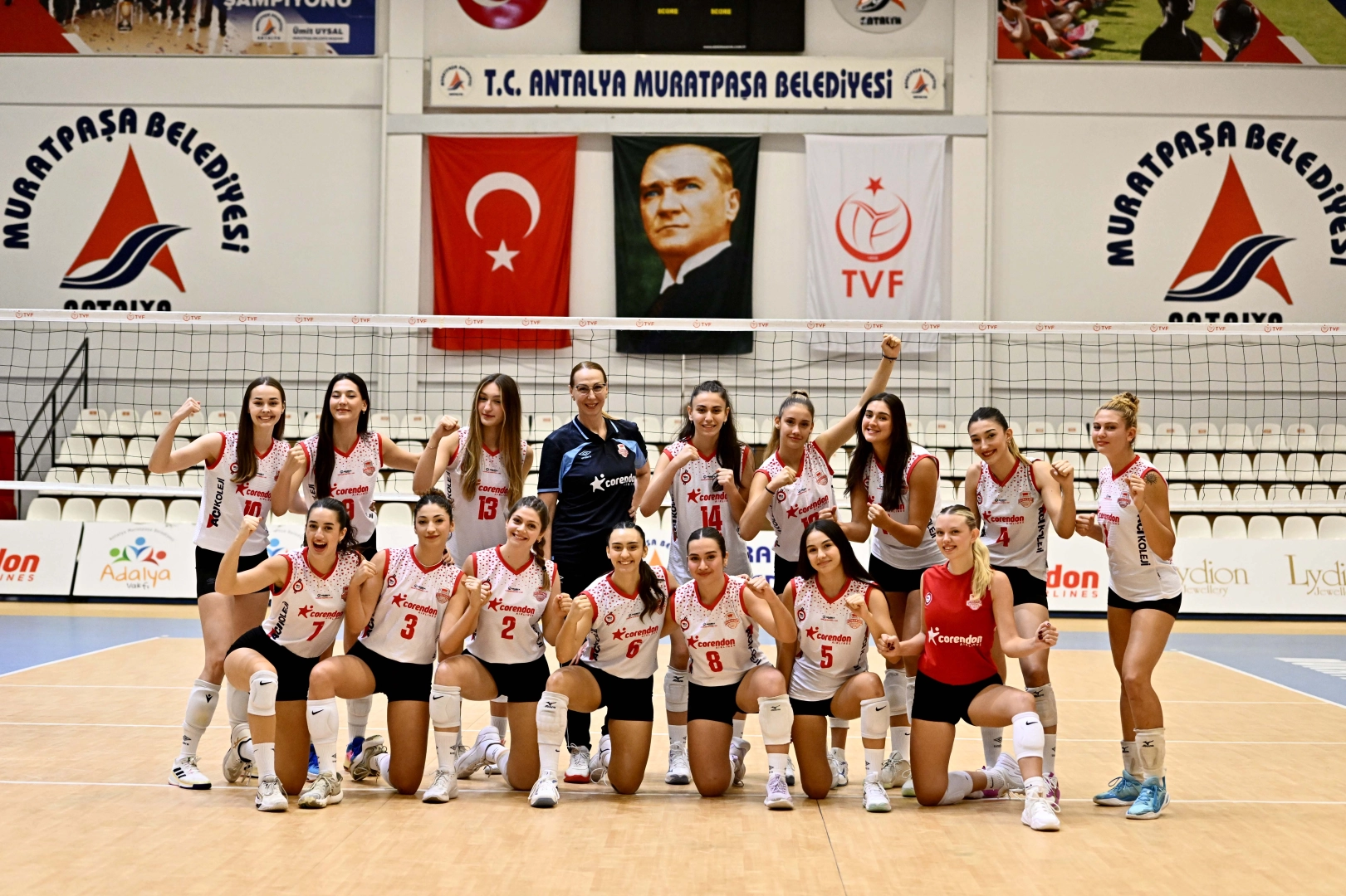Antalya Muratpaşa Belediyespor &ccedil;ıkışta