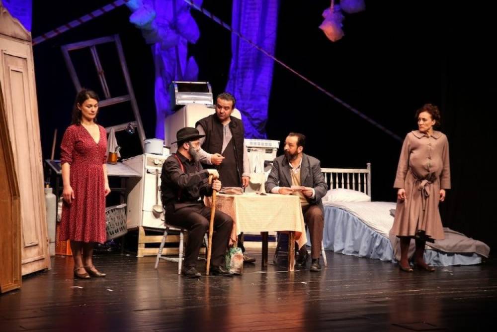 Tiyatroya Yaz Molası