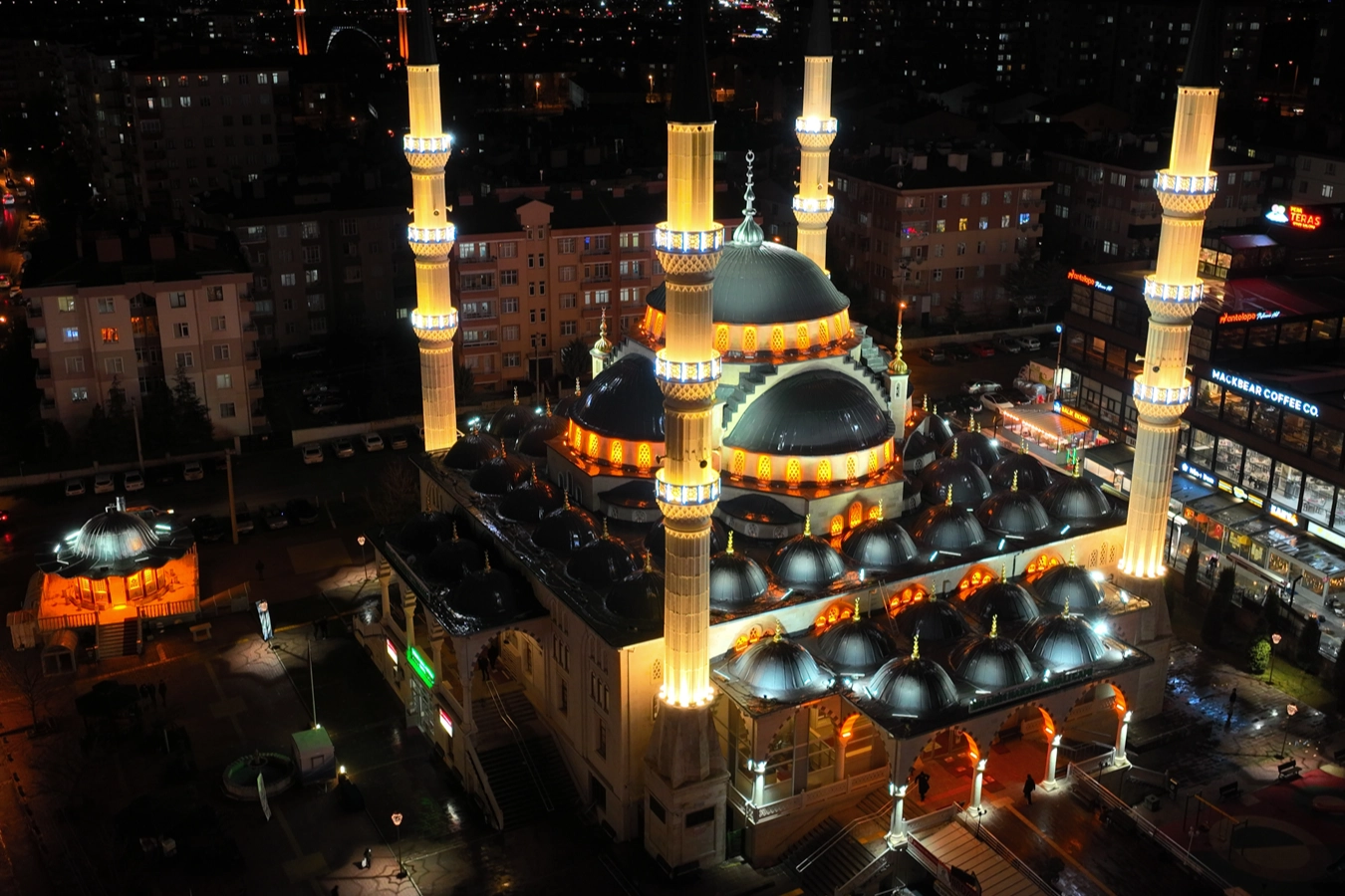 Konya Sel&ccedil;uklu&rsquo;da Berat Kandili manevi coşkuyla idrak edildi