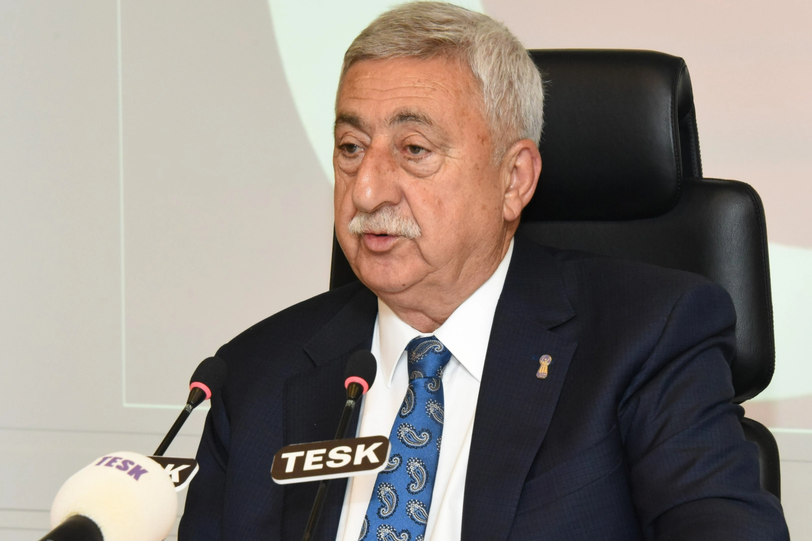 Paland&ouml;ken: Yapılandırma şart, esnaf sıkışmış durumda