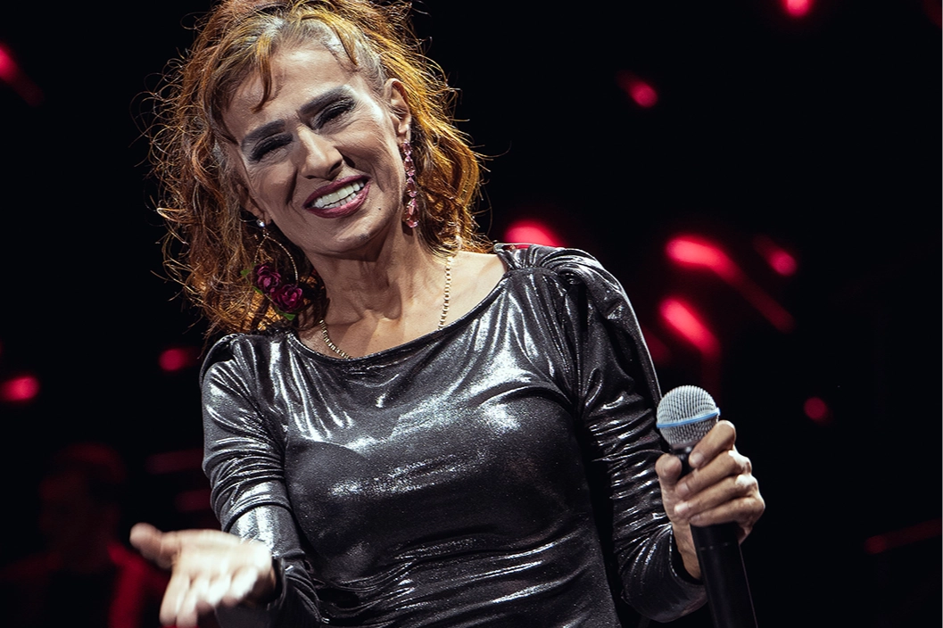 Yıldız Tilbe, Atak&ouml;y Marina A&ccedil;ık Hava Sahnesi&rsquo;nin perdesini a&ccedil;tı!