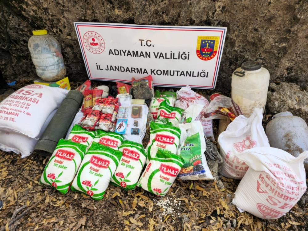 PKK'ya ait toprağa gömülü yaşam malzemesi ele geçirildi 