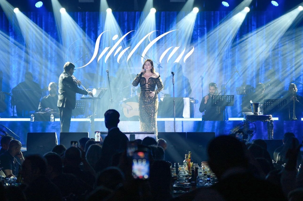 Sibel Can Yavru Vatan'da b&uuml;y&uuml;ledi