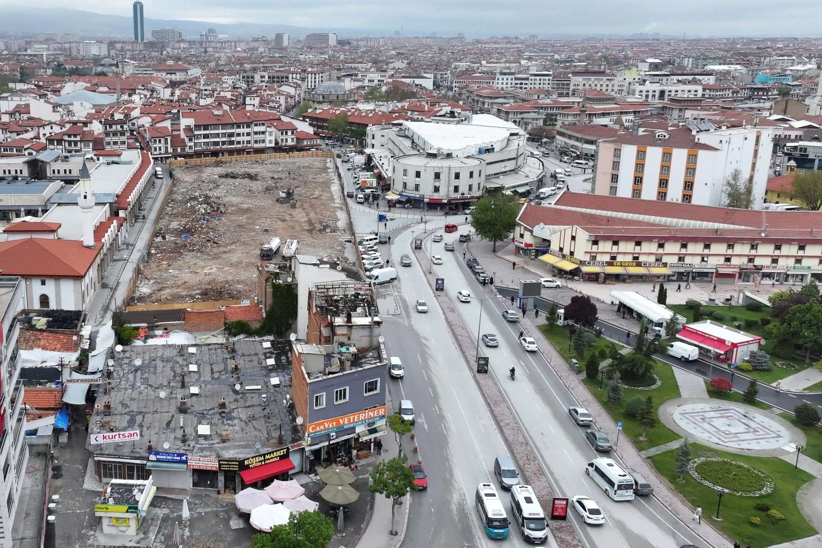 Konya'ya değer katan d&ouml;n&uuml;ş&uuml;mde yıkımlar tamamlandı