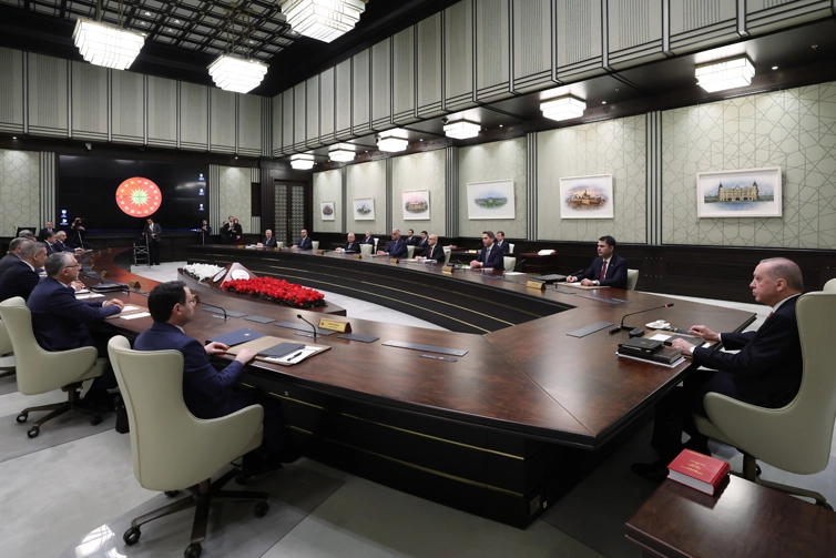 Orta Doğu, ekonomi ve Gazze bug&uuml;n Kabine'nin masasında