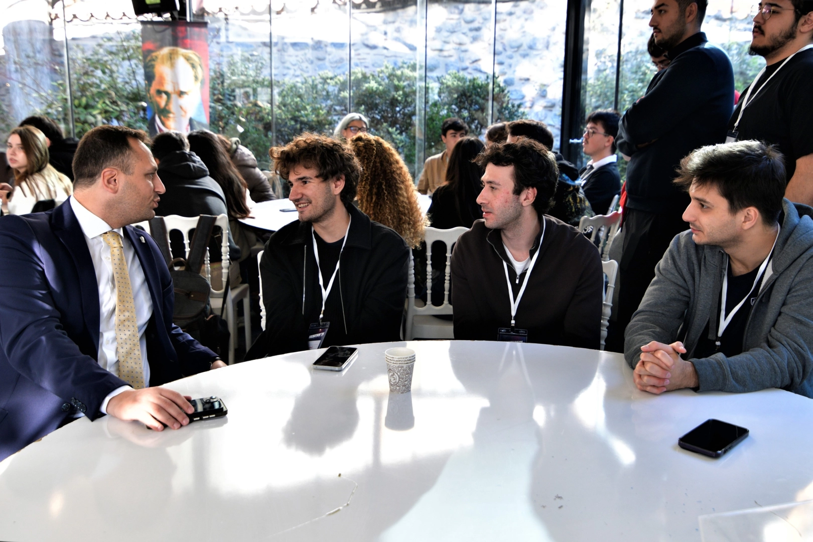 &Uuml;niversite &ouml;ğrencileri i&ccedil;in şeffaf ve g&uuml;venli burs dayanışması başlıyor