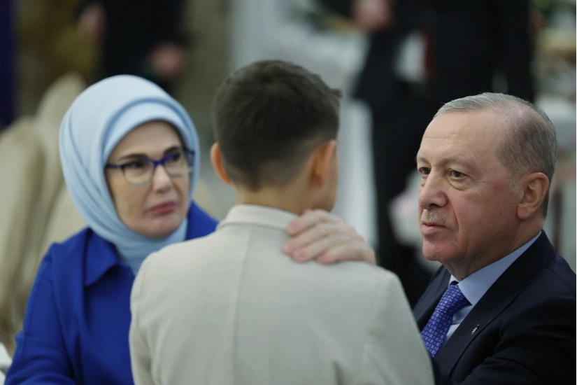 Cumhurbaşkanı Erdoğan &ccedil;ocuklarla iftar yaptı