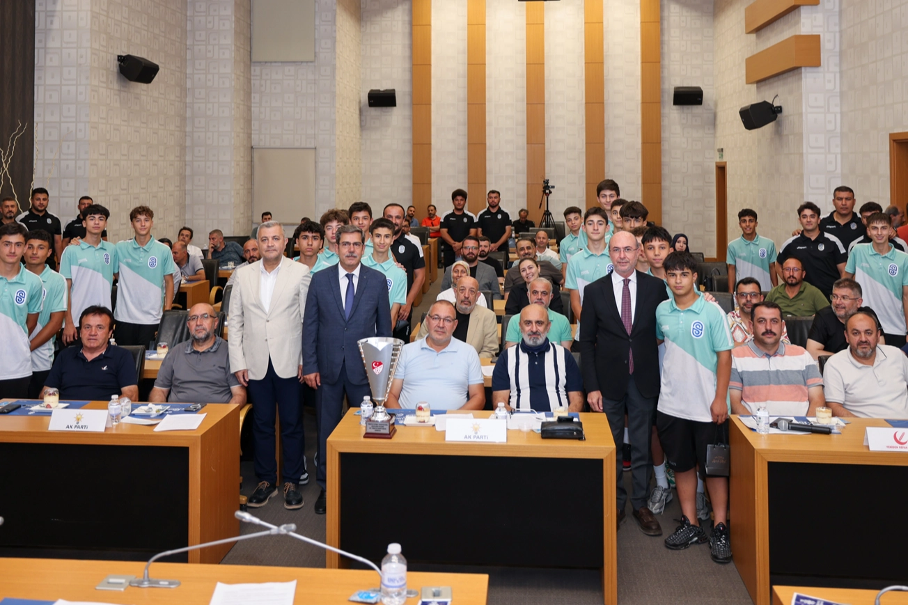 Konya'da Başkan Pekyatırmacı&rsquo;dan şampiyon sporculara tebrik