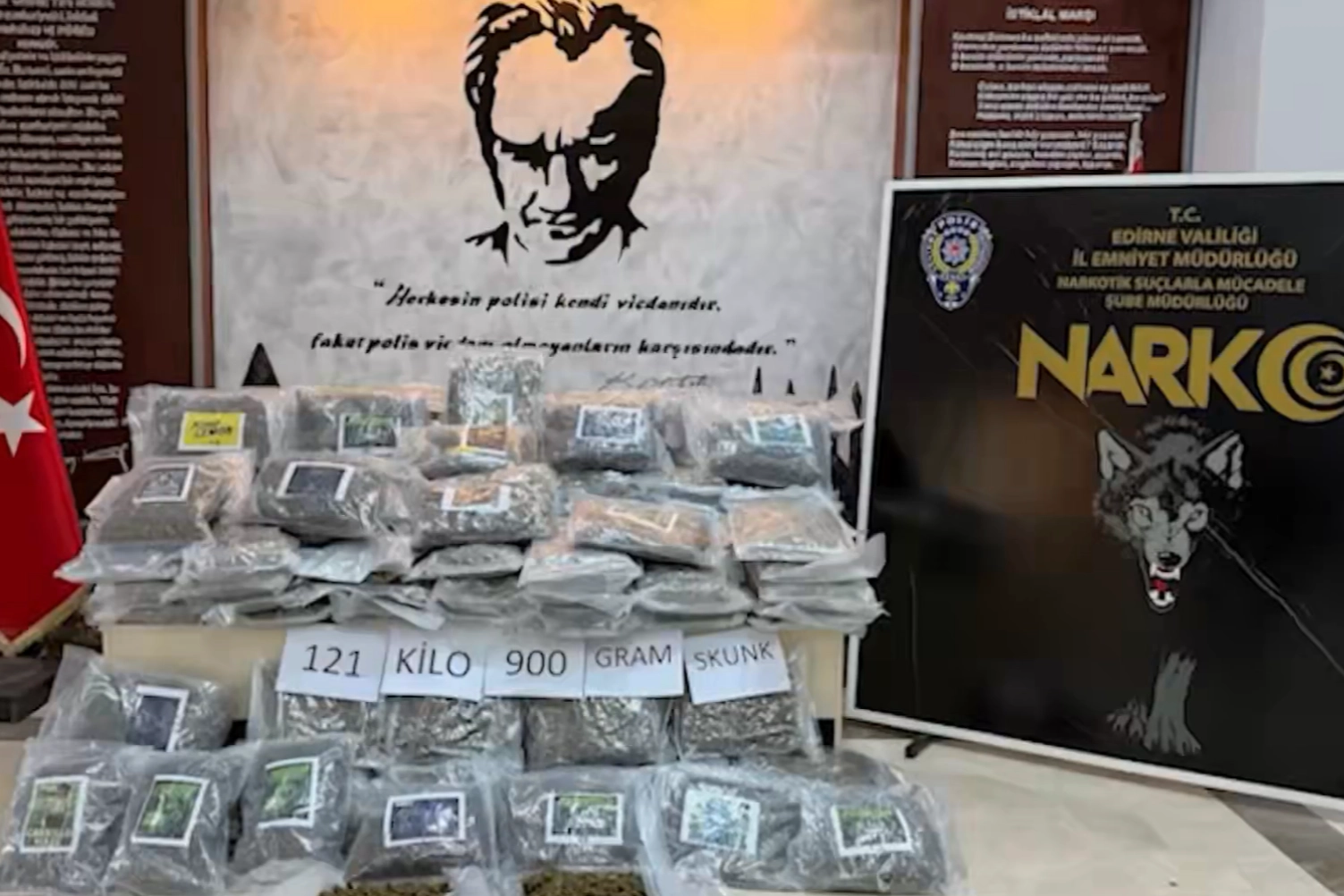 71 ilde uyuşturucu operasyonu! 2,3 ton uyuşturucu ve 4 milyon hap ele ge&ccedil;irildi