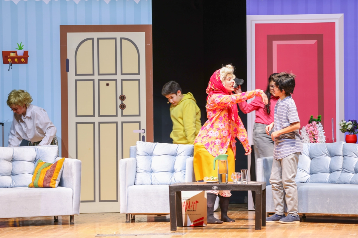 Konya Sel&ccedil;uklu&rsquo;da minik oyunculardan kahkaha dolu g&ouml;steri