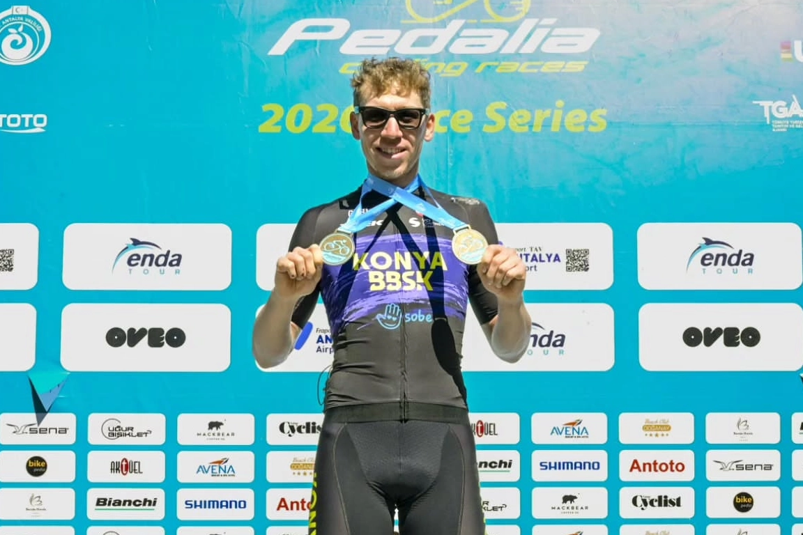 Konyalı gen&ccedil; bisiklet&ccedil;iden &ccedil;ifte şampiyonluk