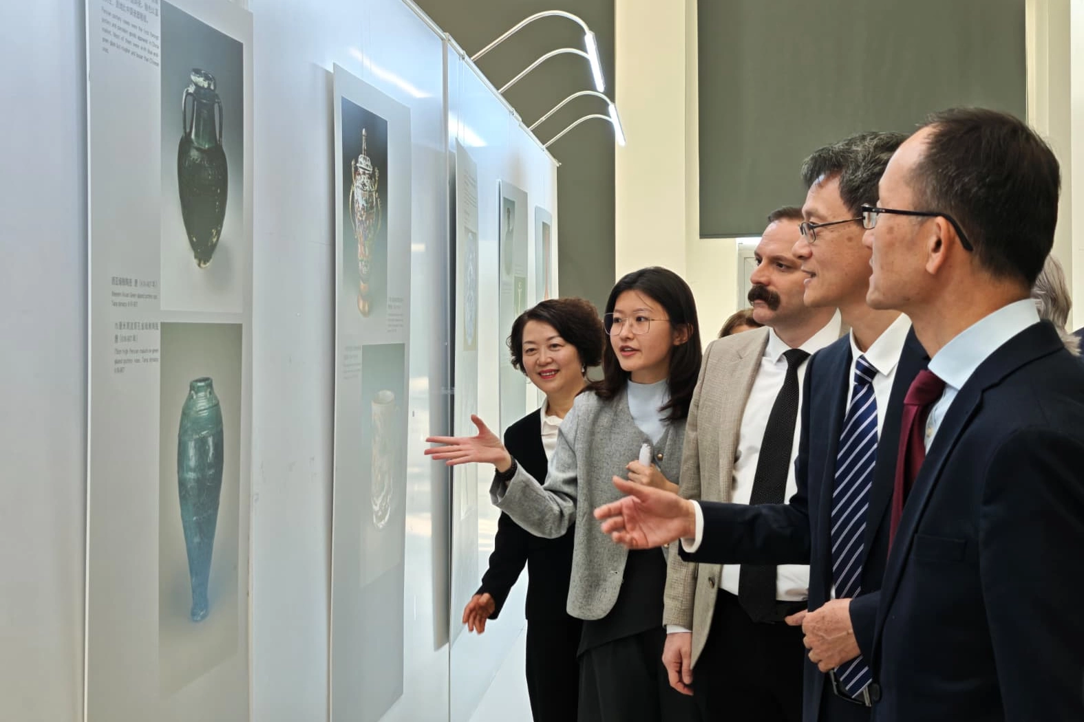 T&uuml;rkiye-&Ccedil;in diplomatik ilişkilerinin 55. yılına &ouml;zel sergi