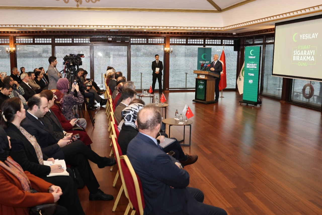 Yeşilay uyardı: E-sigara gen&ccedil;ler i&ccedil;in b&uuml;y&uuml;k tehdit