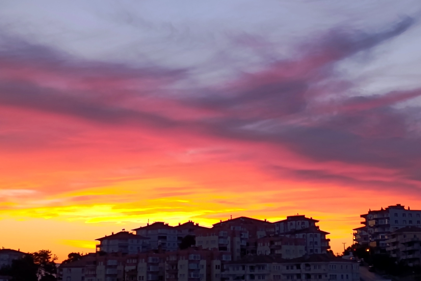 Yurtta bug&uuml;n hava nasıl olacak? (09 Haziran 2026)