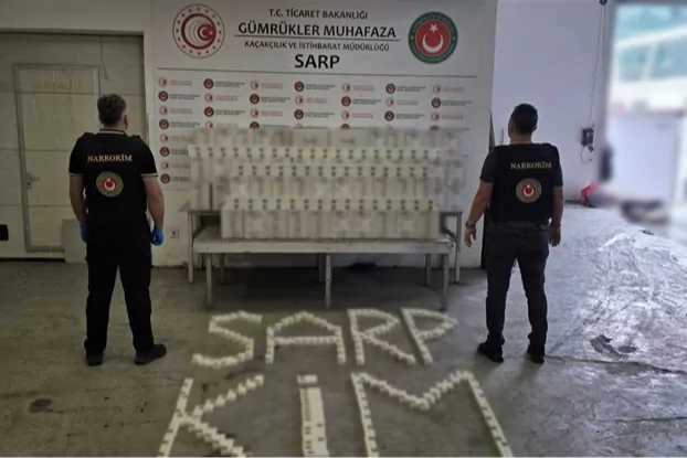 G&uuml;mr&uuml;k kapılarında uyuşturucu operasyonu! 5 ayrı operasyonda y&uuml;kl&uuml; miktarda madde ele ge&ccedil;irildi
