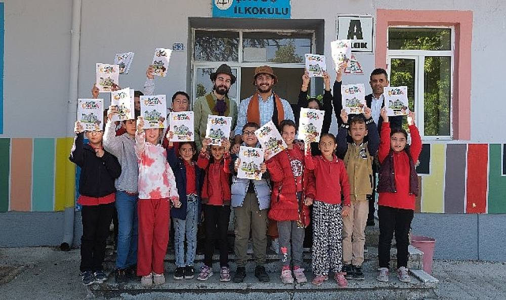 Konya Büyükşehir Çat Kapı Tiyatro ile Bu Yıl 75 Bin Öğrenciye Ulaşacak