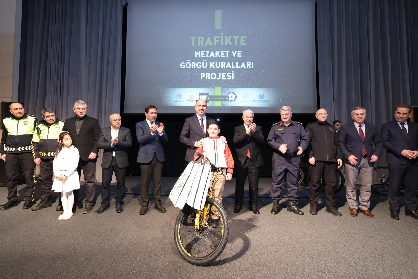 Konya'da resim ve fotoğraf yarışmasının &ouml;d&uuml;lleri takdim edildi