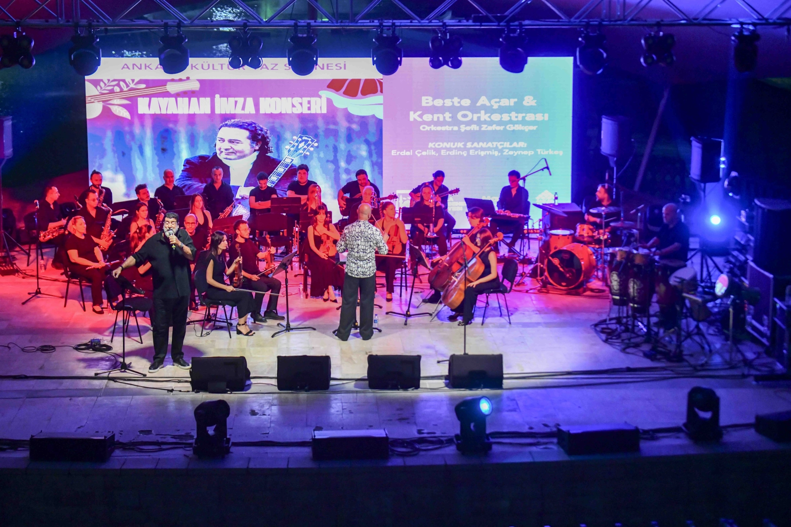 Ankara&rsquo;da Kayahan şarkıları yankılandı