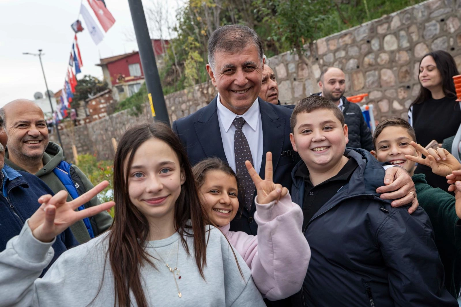 İzmir, &ccedil;ocuk dostu kent politikalarıyla T&uuml;rkiye&rsquo;ye &ouml;rnek oldu