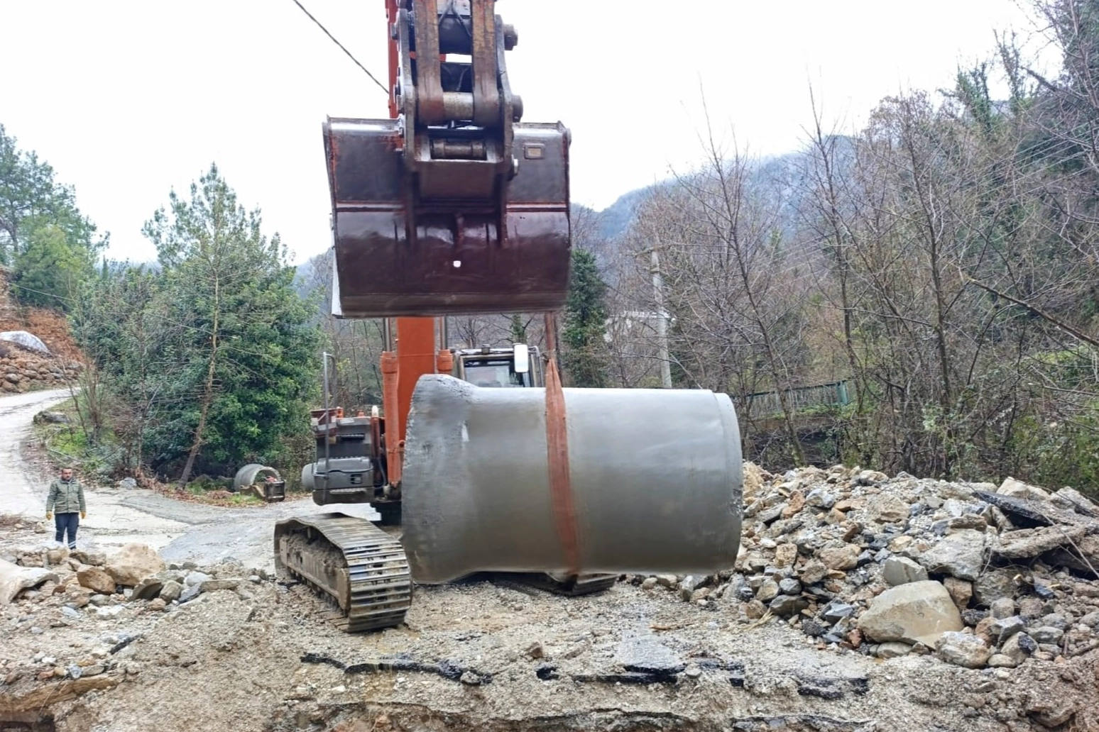 Alanya&rsquo;da yağış sonrası g&uuml;venli ulaşım i&ccedil;in &ccedil;alışma