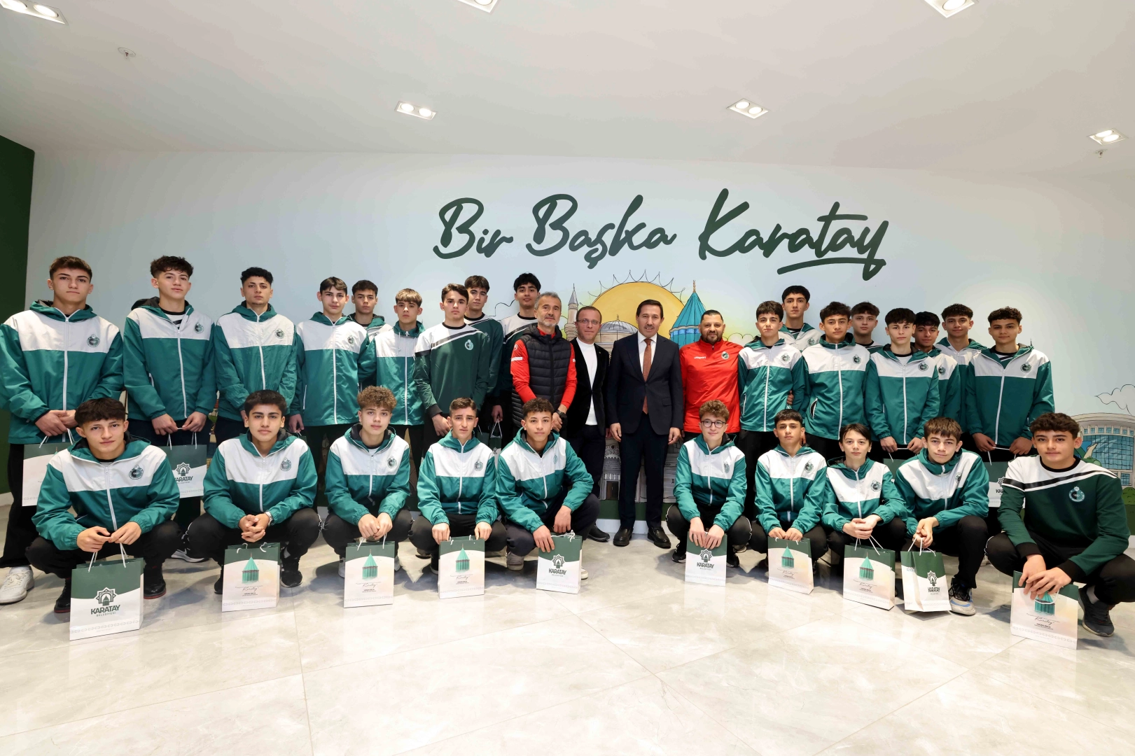 Karatay Belediyespor&rsquo;dan futbol ve g&uuml;reşte b&uuml;y&uuml;k başarı