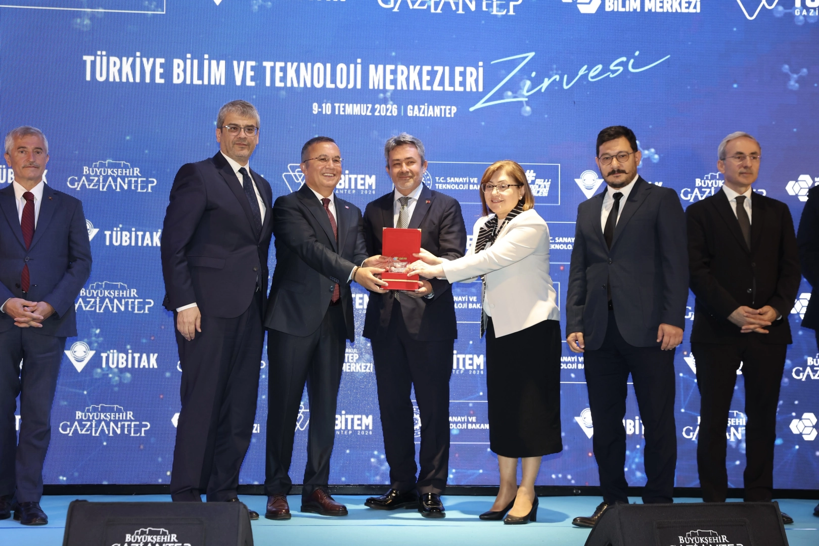 Konya Bilim Merkezi&rsquo;ne dijital yaygınlaştırma &ouml;d&uuml;l&uuml;