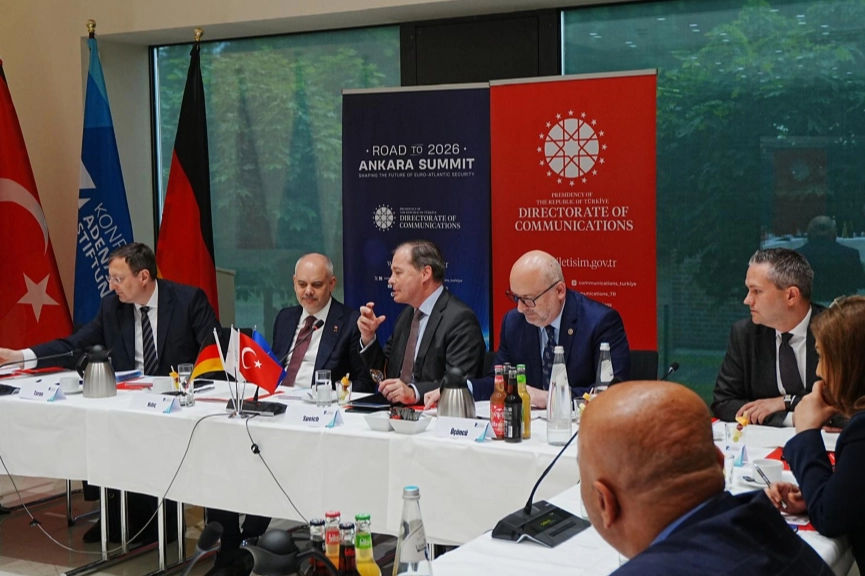 Avrupa-Atlantik g&uuml;venliğinin geleceği Berlin'de şekillendi