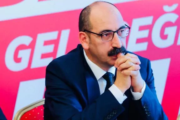 CHP Basın Danışmanı Atakan S&ouml;nmez&rsquo;den Halk TV ve basın &ouml;zg&uuml;rl&uuml;ğ&uuml; vurgusu