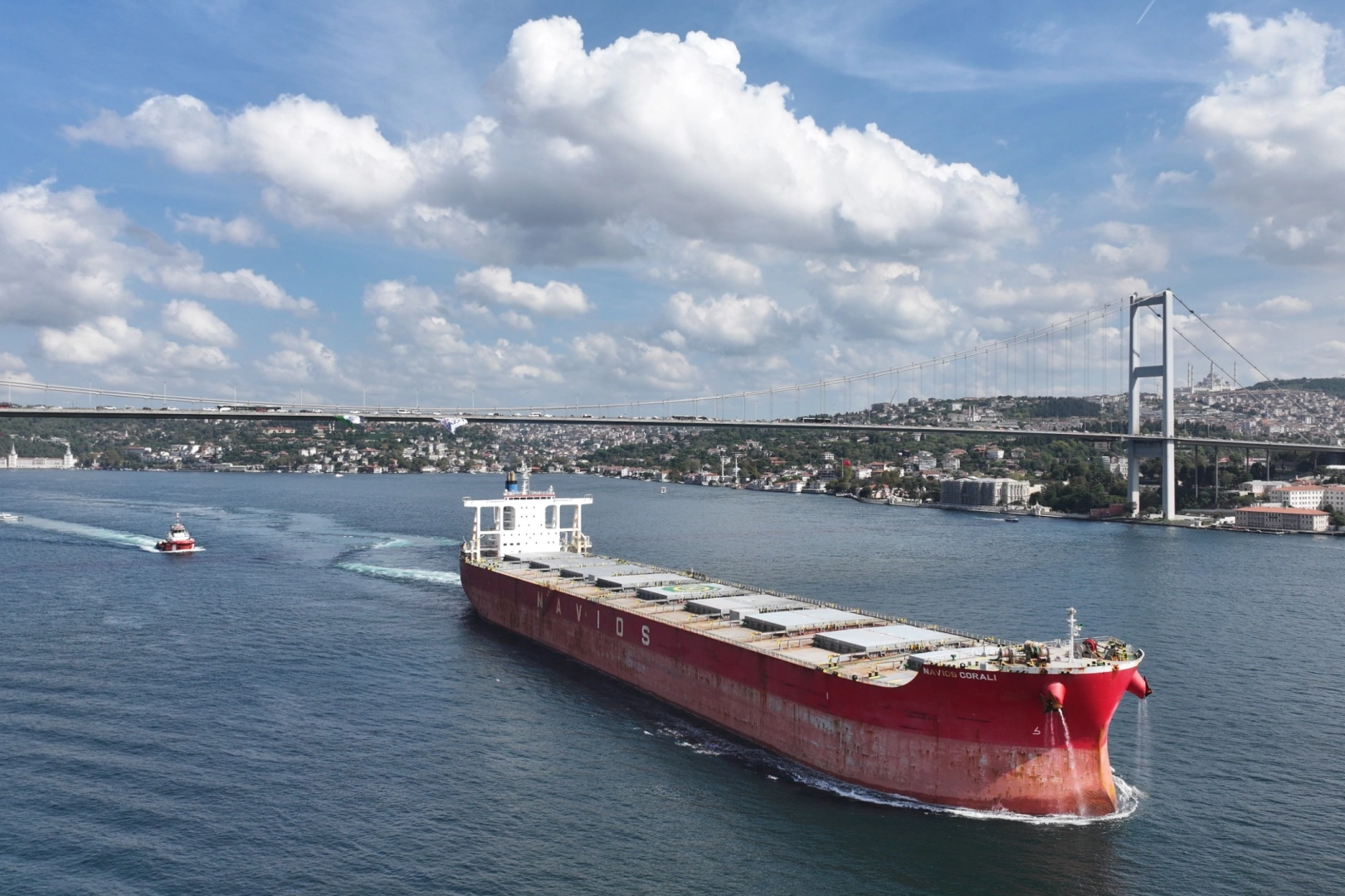 T&uuml;rk boğazları 2025'te 85 binlik gemi trafiğini y&ouml;netti