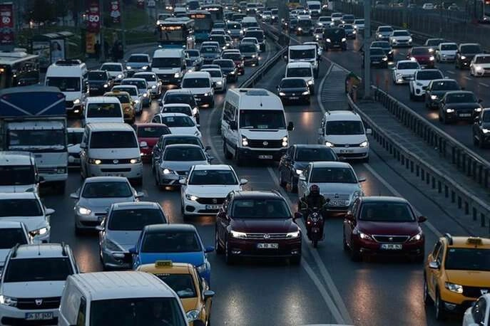 7 ayda 1,17 milyon taşıt trafiğe &ccedil;ıktı... Gri renk halen tercih sebebi