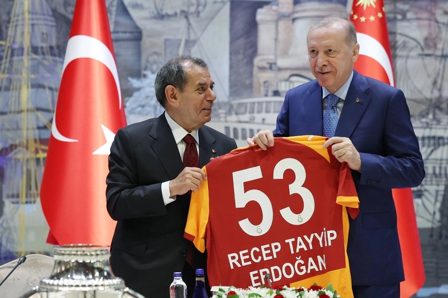 Cumhurbaşkanı Erdoğan&rsquo;dan Galatasaray&rsquo;a tebrik: Tarihi başarıya imza attınız