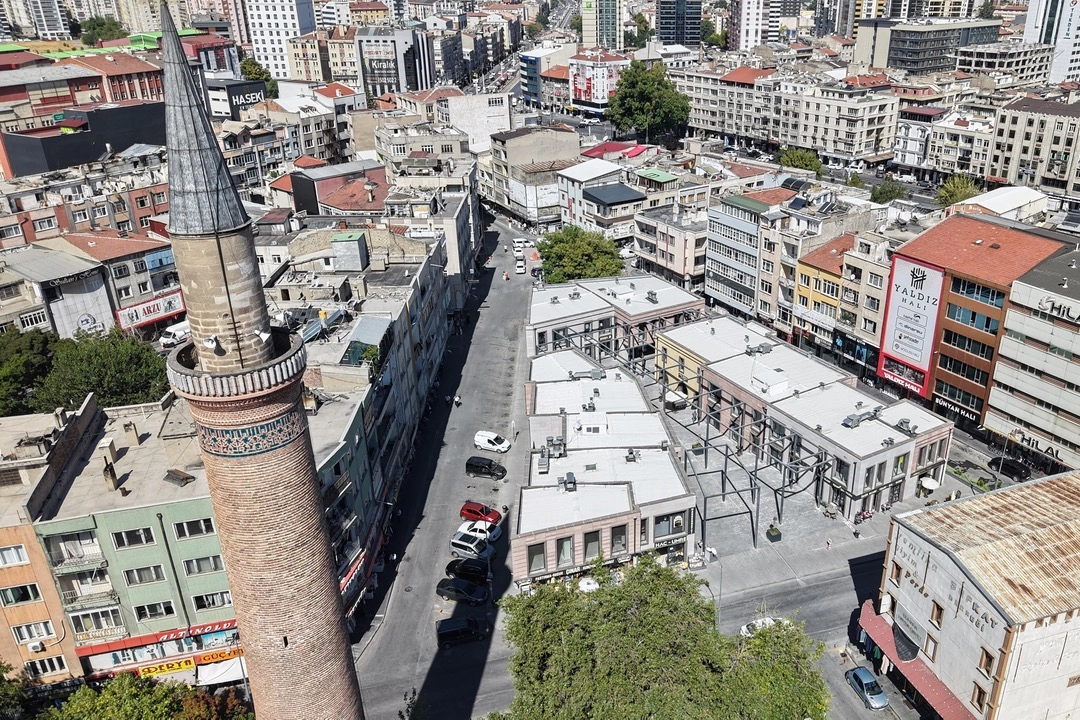 Suri&ccedil;i Cami-i Kebir Kentsel D&ouml;n&uuml;ş&uuml;m Projesi&rsquo;nde ilk etap tamamlandı