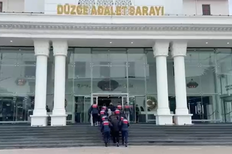 D&uuml;zce merkezli 4 ilde yapay zekalı dolandırıcılık operasyonu