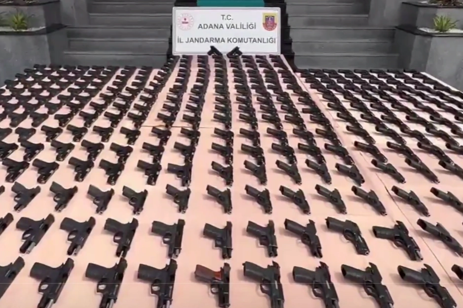 Jandarma&rsquo;dan dev operasyon... 1.107 ruhsatsız tabanca ele ge&ccedil;irildi