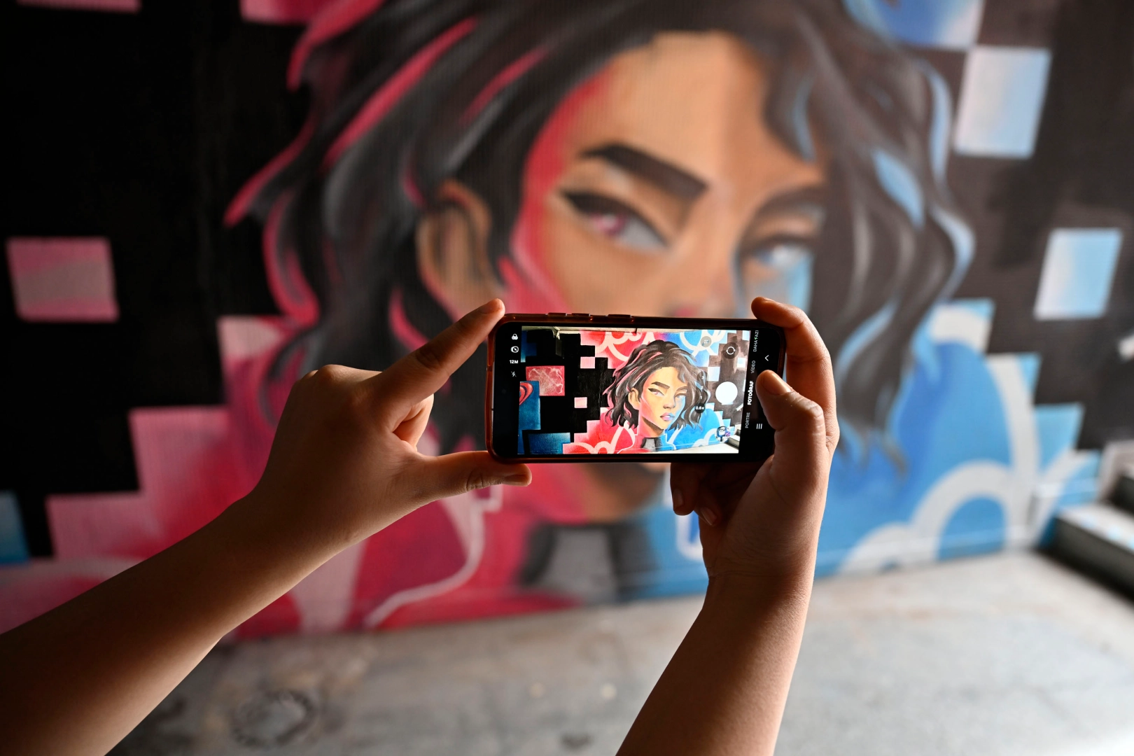 Farabi Alt Ge&ccedil;idi&rsquo;nde grafiti dokunuşu