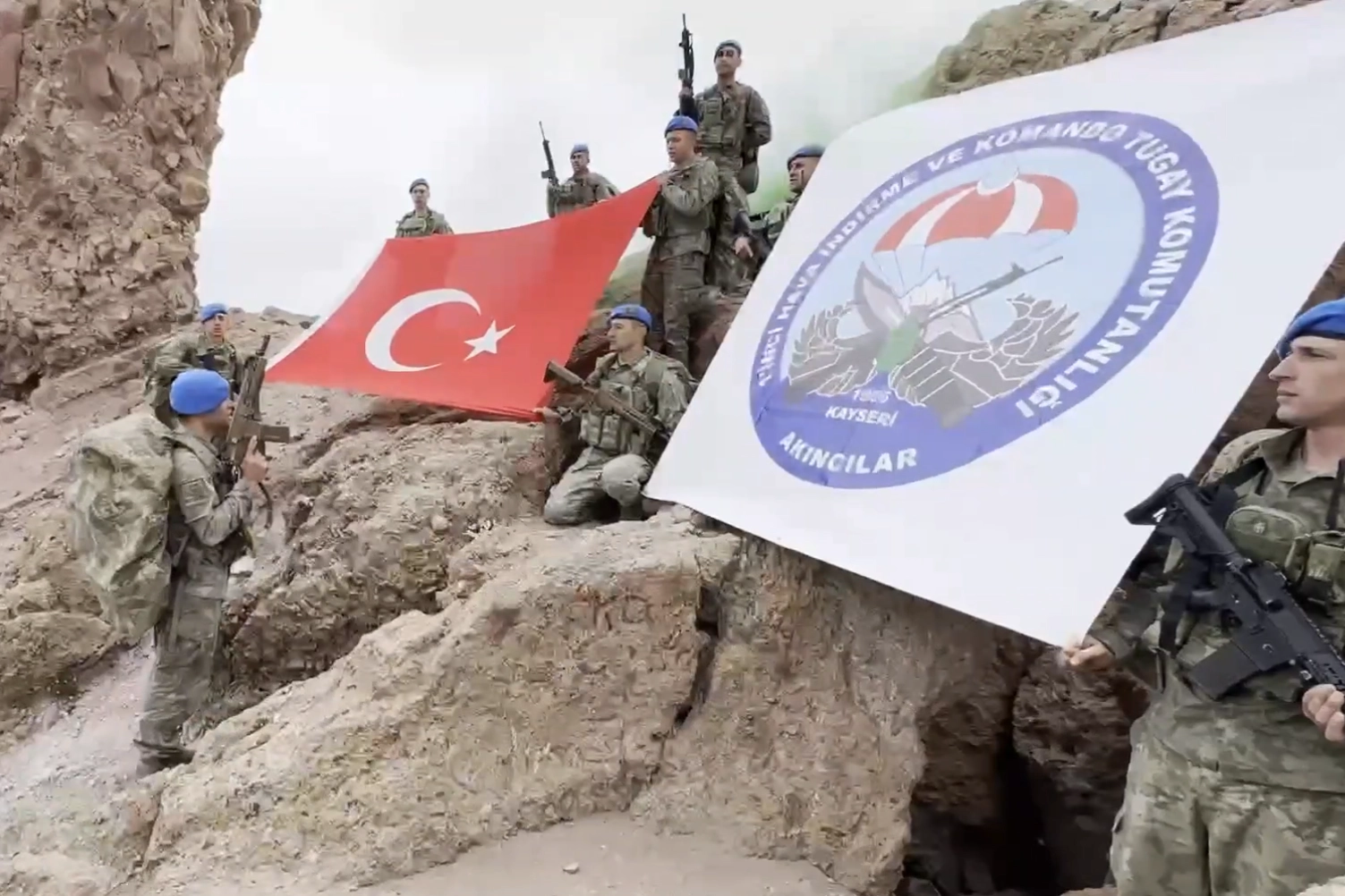 Kahraman komandolar Erciyes&rsquo;te... Somalili askeri personelle keşif tırmanışı