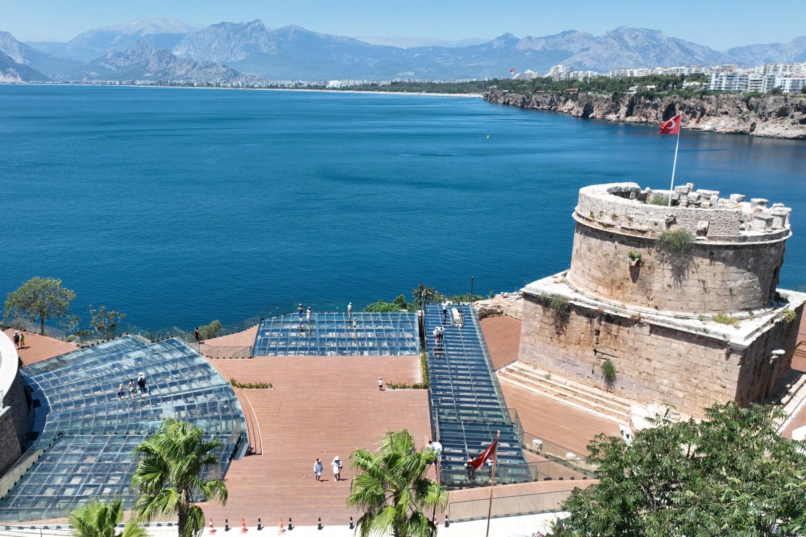 Antalya&rsquo;da Hıdırlık Kulesi yeniden ziyarete a&ccedil;ıldı