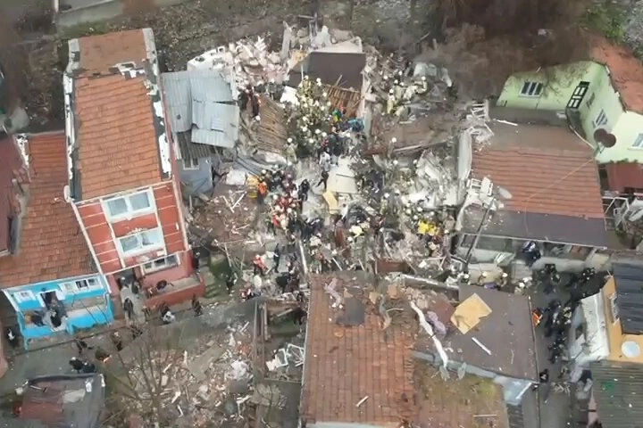 Fatih&rsquo;teki bina &ccedil;&ouml;kmesi: Doğal gaz kaynaklı olma ihtimali d&uuml;ş&uuml;k