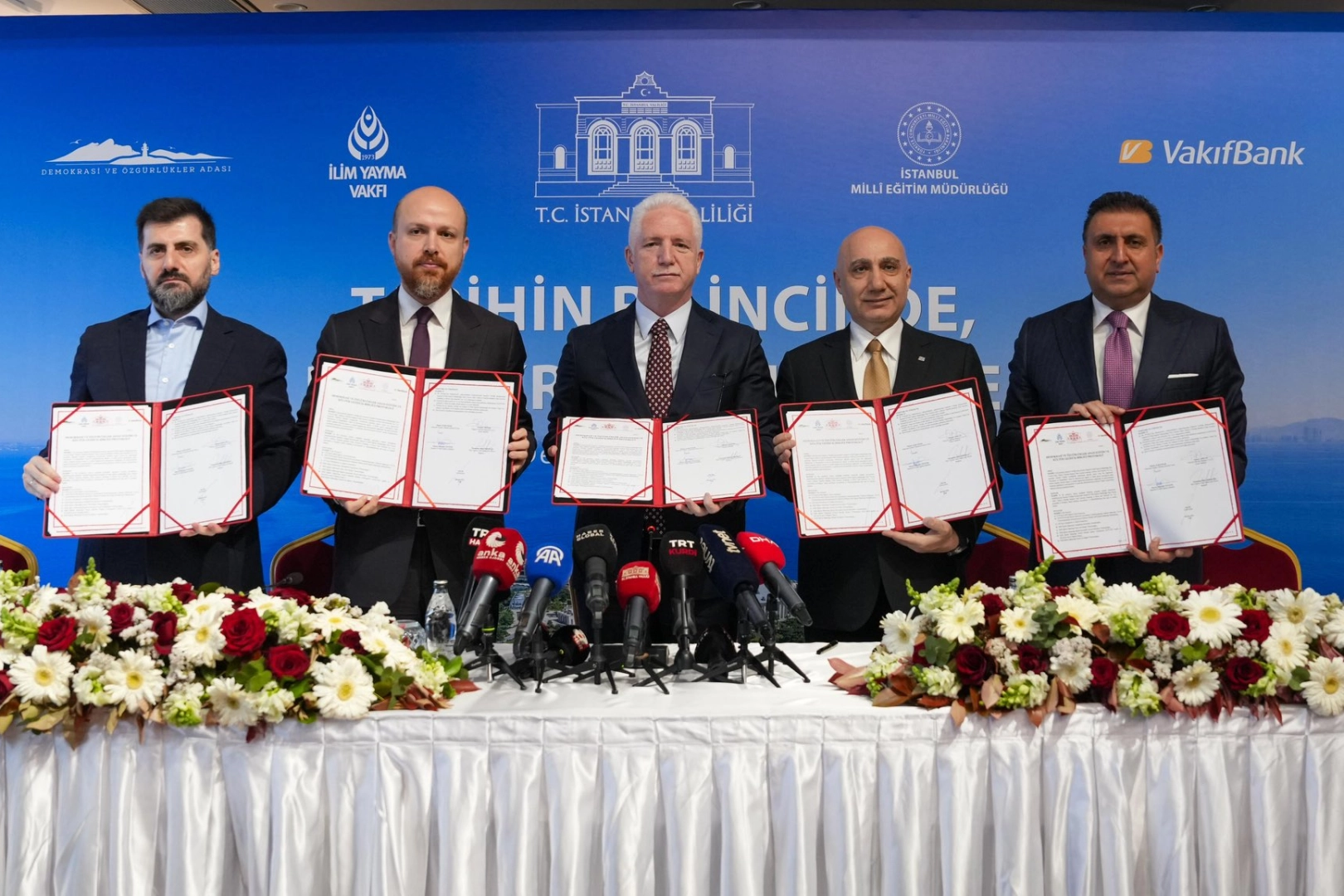 20 bin &ouml;ğrenci Demokrasi ve &Ouml;zg&uuml;rl&uuml;kler Adası&rsquo;nda ağırlanacak