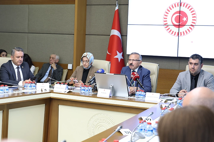 &Ccedil;ocuk su&ccedil;larında yeni d&ouml;nem... Meclis Komisyonu&rsquo;ndan kapsamlı d&uuml;zenlemeye onay