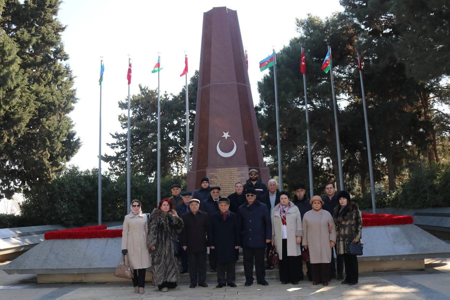 Bak&uuml;, T&uuml;rk kahramanları unutmuyor