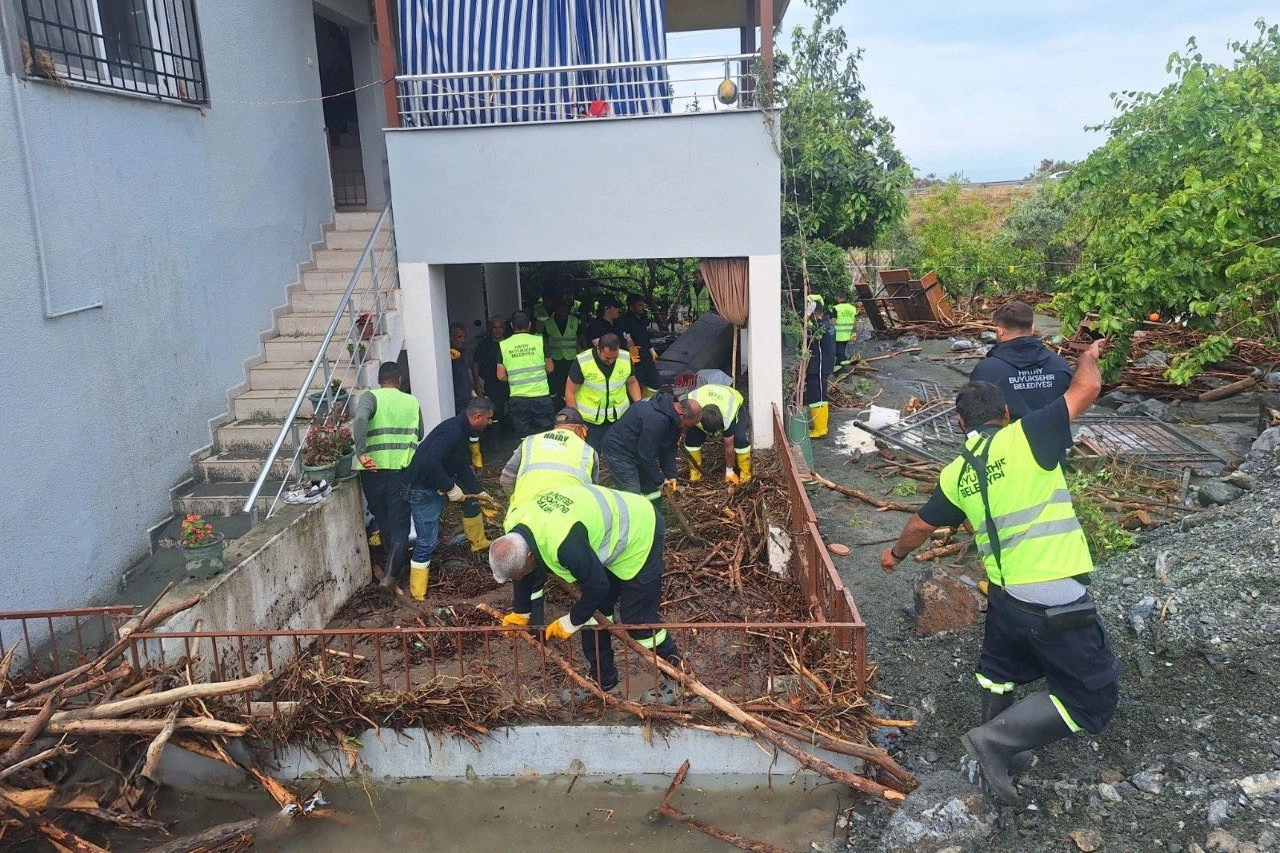 Bakan &Ccedil;ift&ccedil;i Hatay&rsquo;daki son durumu paylaştı