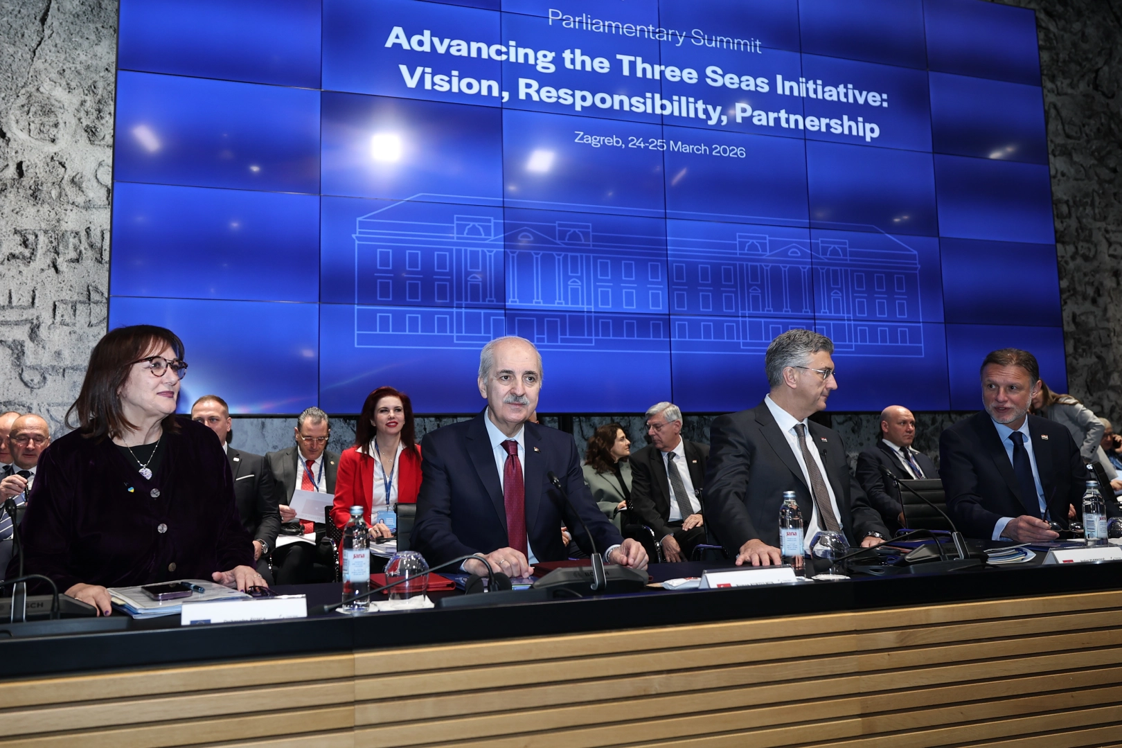 Kurtulmuş: T&uuml;rkiye, &Uuml;&ccedil; Deniz Girişimi ile iş birliğini derinleştirmekte kararlı