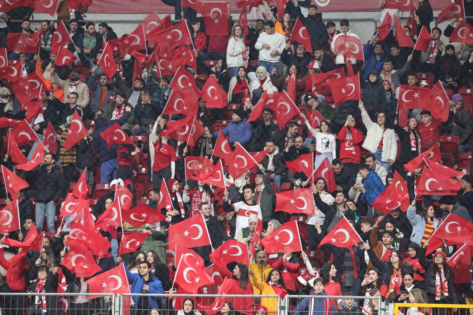 T&uuml;rkiye-Kuzey Makedonya karşılaşmasının &ouml;ncelikli bilet satışları başladı