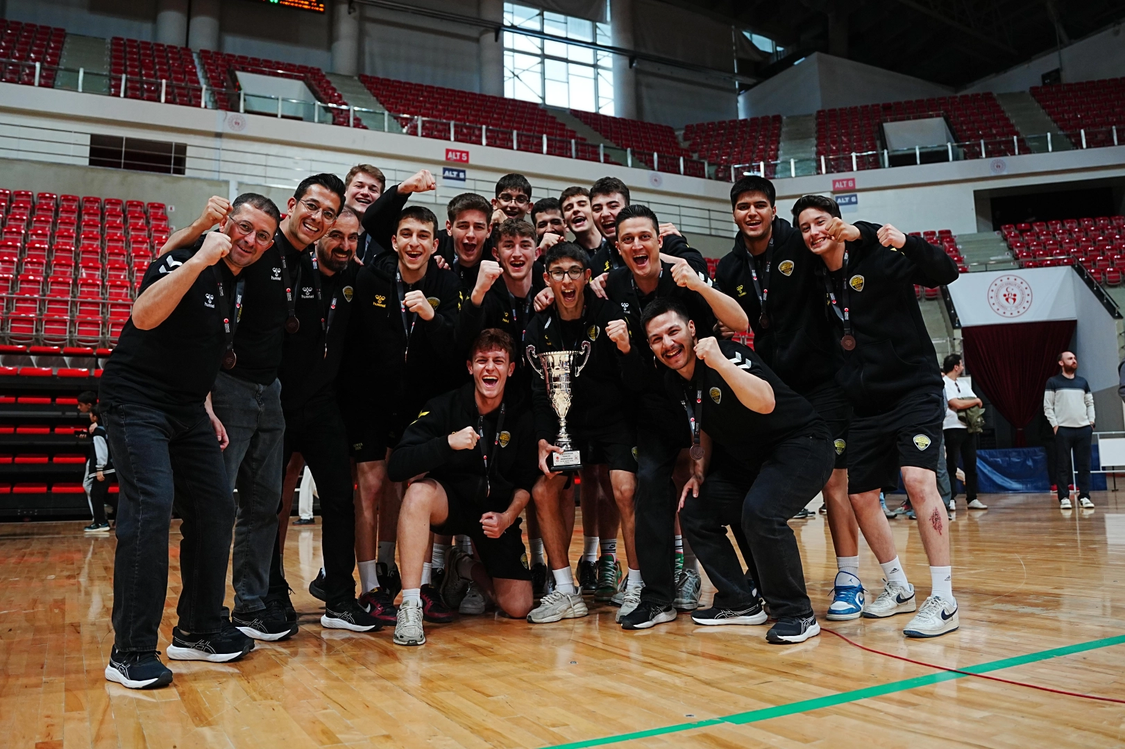 Konya B&uuml;y&uuml;kşehir U16 Takımı T&uuml;rkiye &uuml;&ccedil;&uuml;nc&uuml;s&uuml;