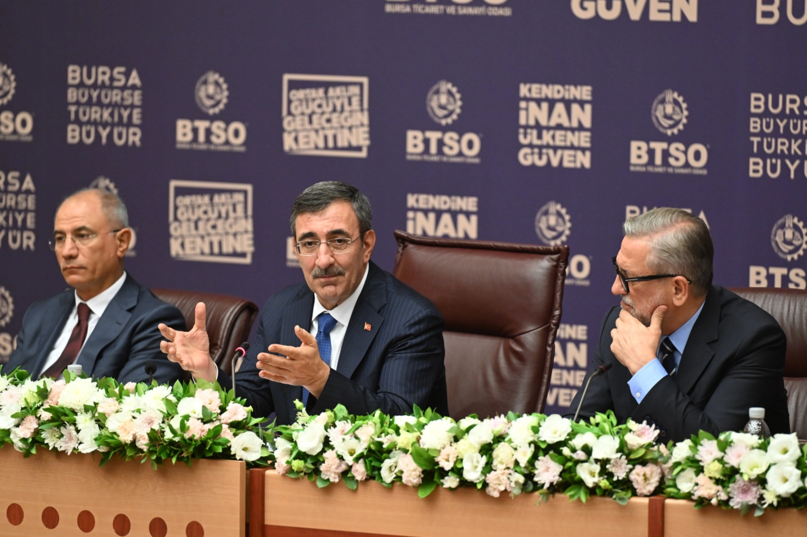 Cumhurbaşkanı Yardımcısı Cevdet Yılmaz BTSO&rsquo;nun konuğu oldu
