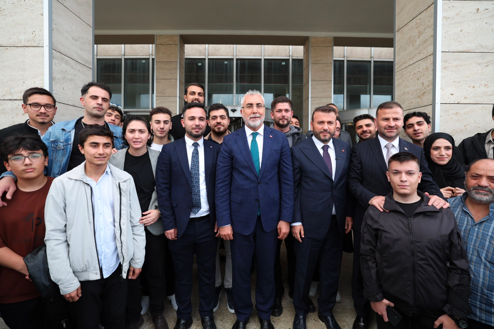 Bakan Işıkhan: Şehirlerimizin istihdamıyla ekonomimiz de g&uuml;&ccedil;lenecek