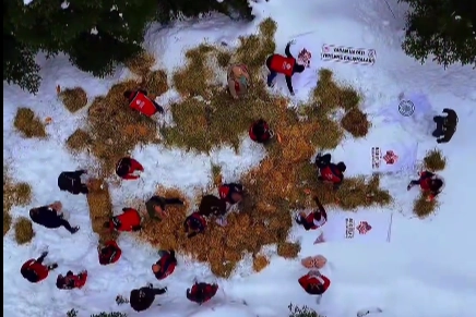 Ilgaz Dağı&rsquo;na y&uuml;zlerce kilo yem bırakıldı