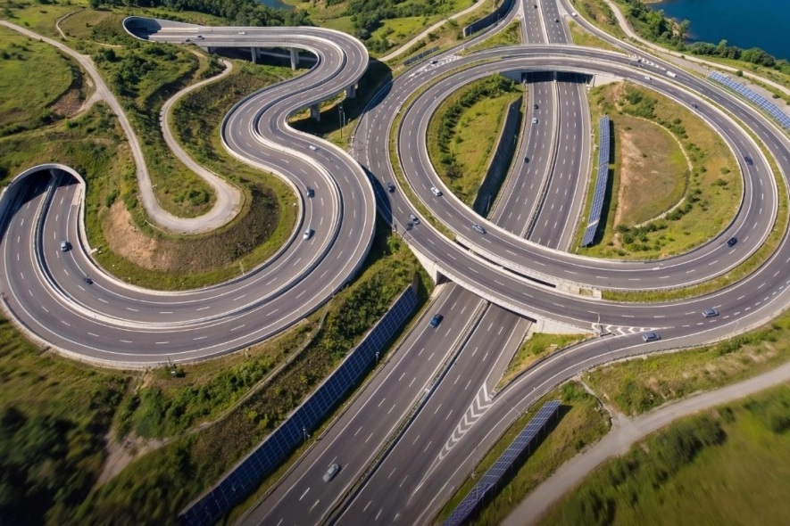 T&uuml;rkiye'nin b&ouml;l&uuml;nm&uuml;ş yol ağı 30 bin kilometreyi aştı! D&uuml;nya &ccedil;evresinin 4&rsquo;te 3&rsquo;&uuml; kadar